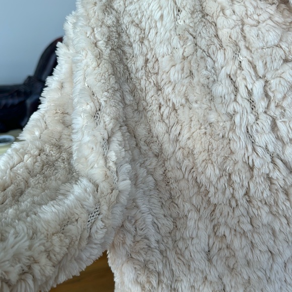 Paula Lishman Knot Fur Jacket |. Beaver and Fox Fur Jacket | a vintage treasure - Picture 17 of 17